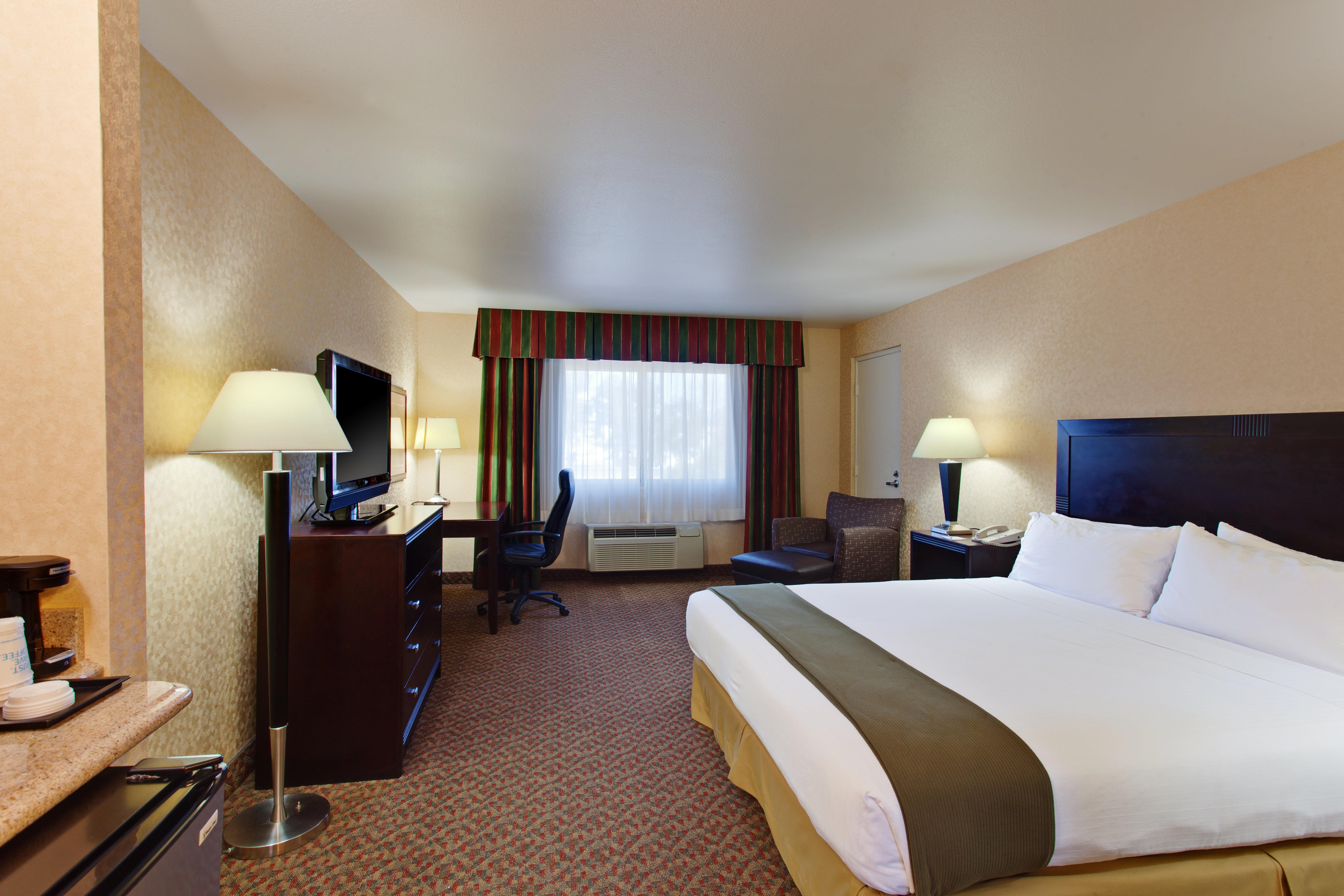 Holiday Inn Express Temecula By Ihg Buitenkant foto