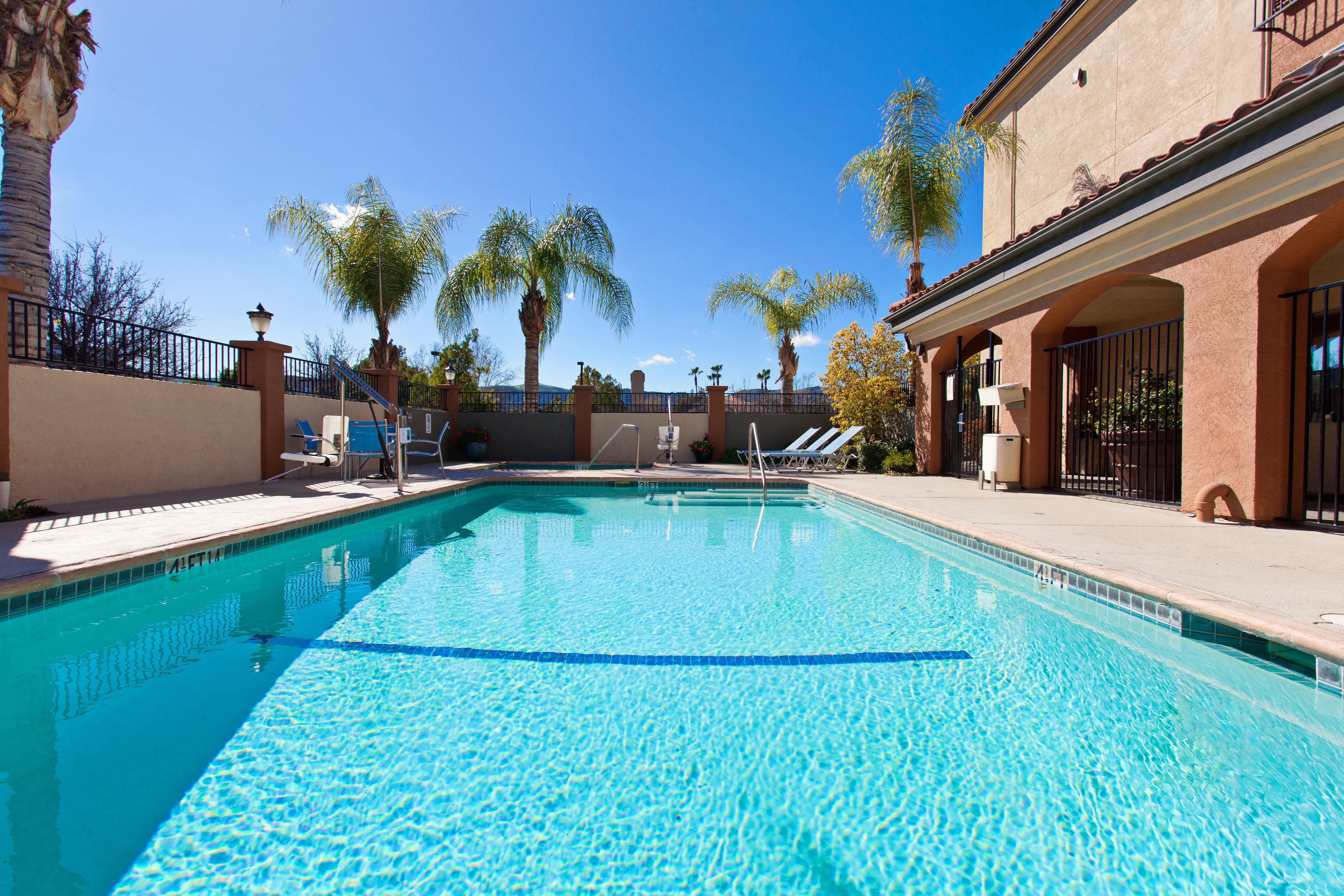 Holiday Inn Express Temecula By Ihg Buitenkant foto