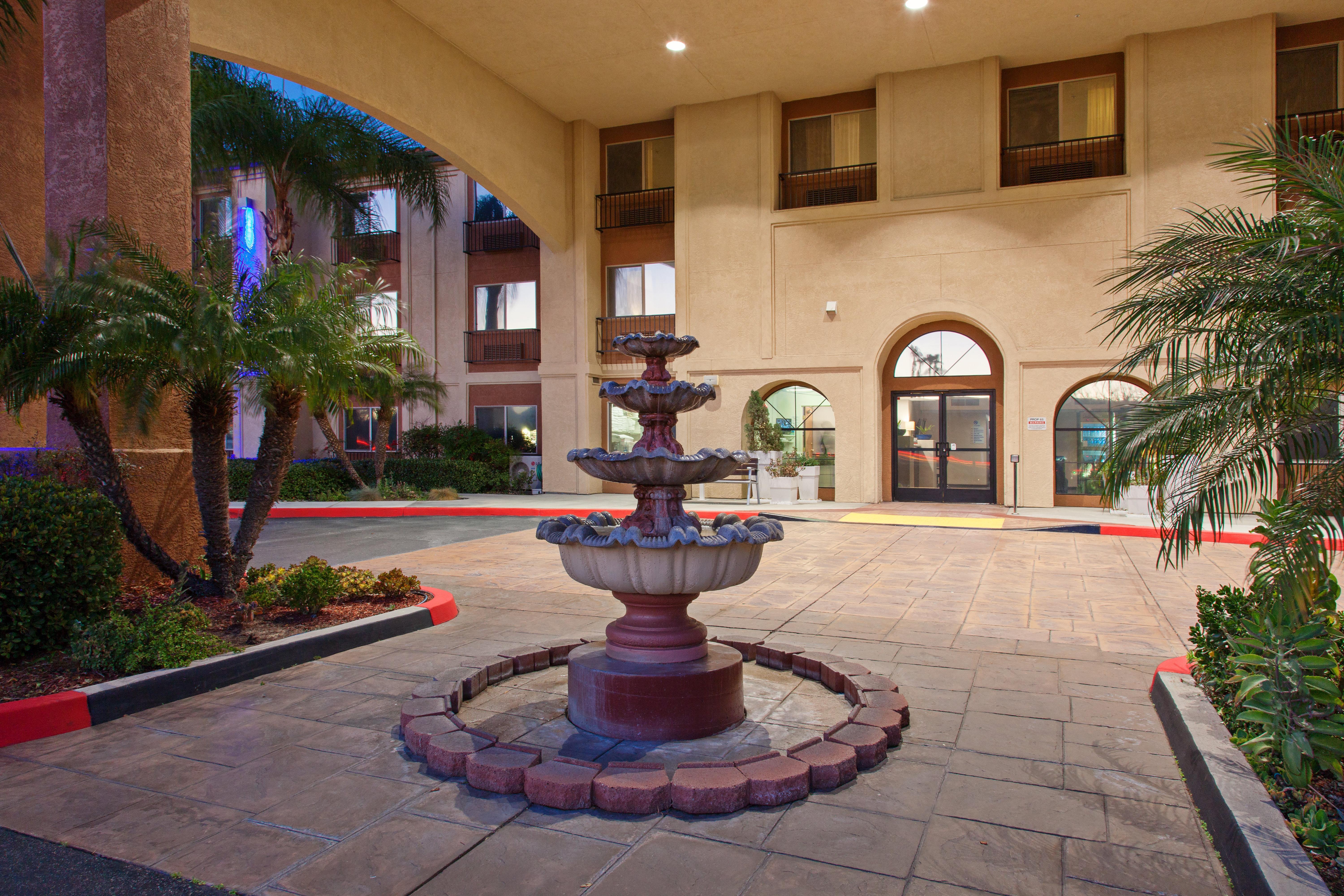 Holiday Inn Express Temecula By Ihg Buitenkant foto